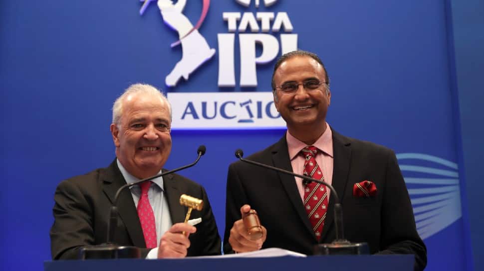 IPL 2022 mega auction: Auctioneer Hugh Edmeades conducts final leg as Charu Sharma pays tribute, Watch