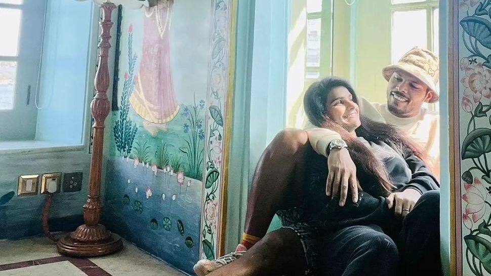Valentine&#039;s Day 2022: Umesh Yadav gets romantic, writes love note for wife Tanya on Twitter