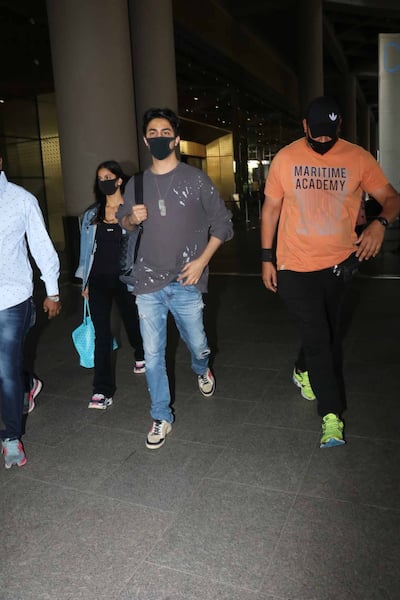 Suhana Khan, Aryan Khan return to Mumbai