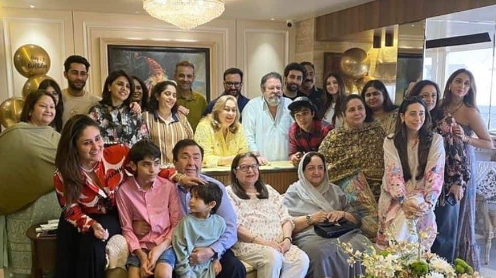 Kapoor clan comes together for Randhir Kapoor&#039;s 75th birthday – See Pics!