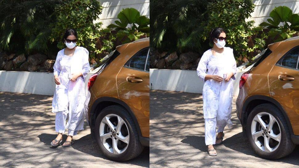 Padmini Kolhapure reached his house