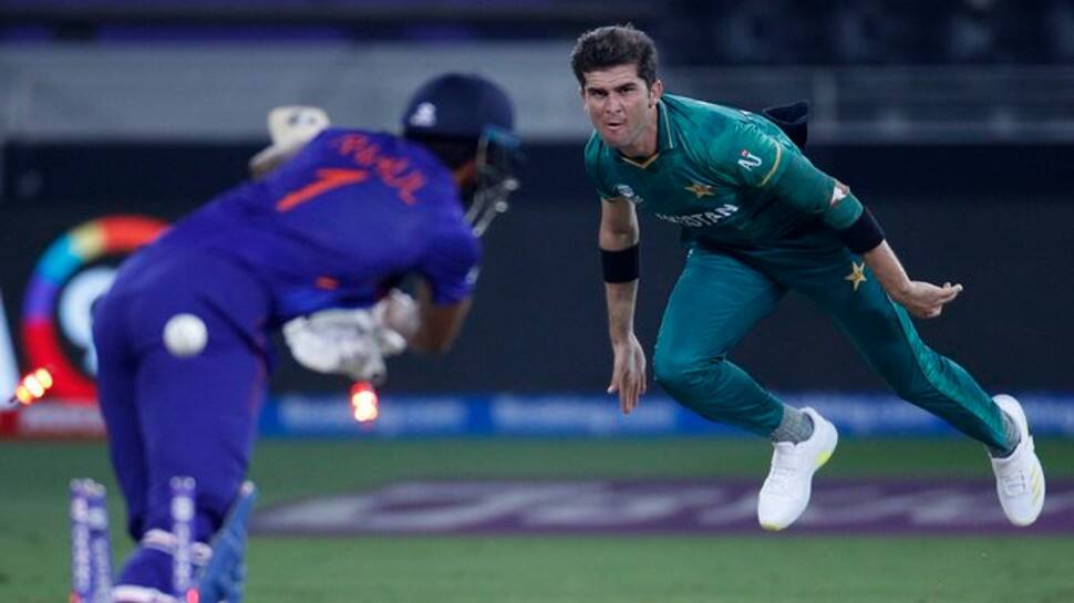 Fans troll Pakistan journalist for claiming pacer Shaheen Shah Afridi would get Rs 200 crore IPL 2022 auction bid