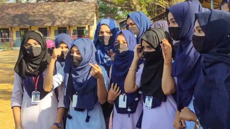 Karnataka High Court adjourns hearing on Hijab ban to tomorrow