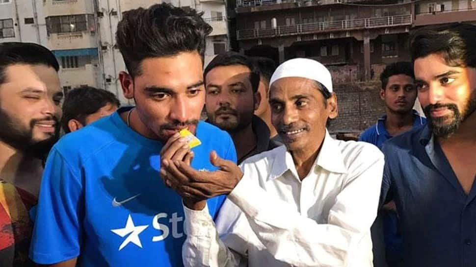 Team India pacer Mohammed Siraj was born in Hyderabad and his late father was an auto-rickshaw driver. Royal Challengers Bangalore retained Mohammed Siraj for Rs 7 crore for the IPL 2022 season. (Source: Twitter)