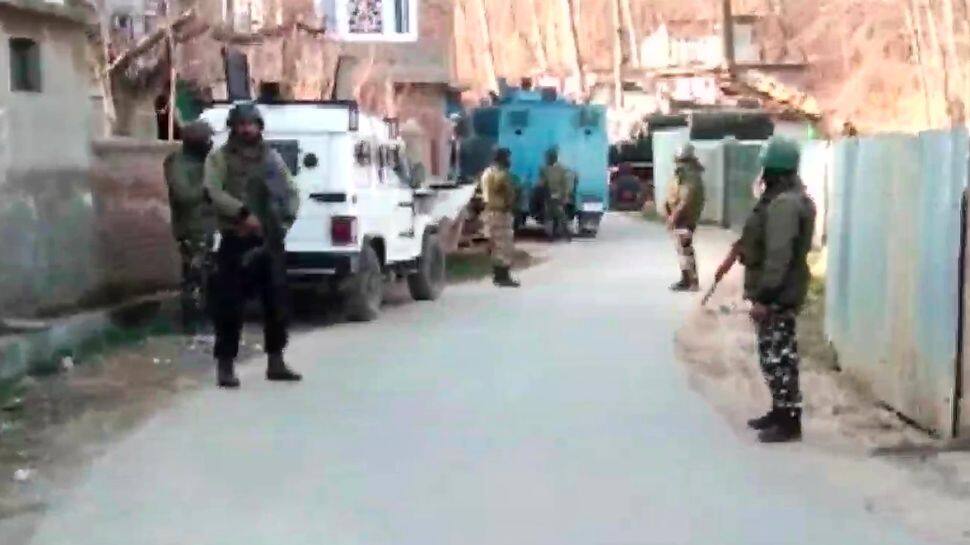 One terrorist killed in encounter in J&amp;K&#039;s Shopian, operation underway