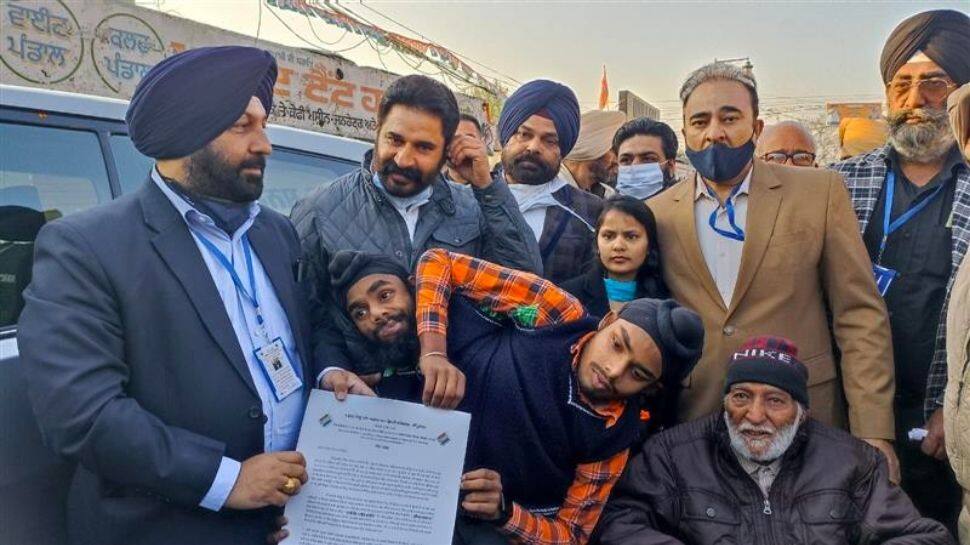 Conjoined twins cast their votes in Amritsar