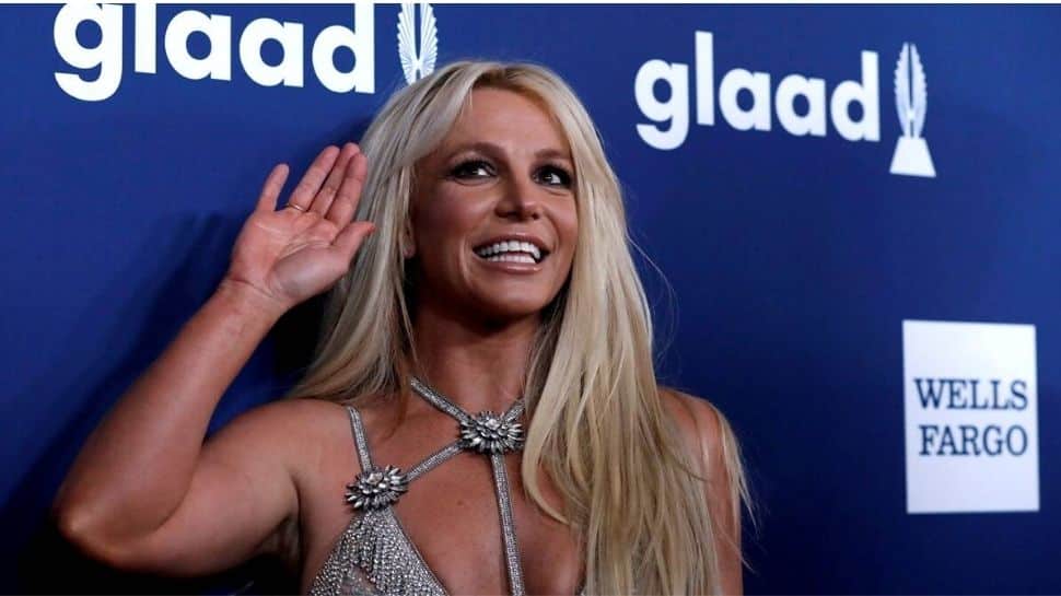 Britney Spears all set to write tellall memoir, signs 15 million book