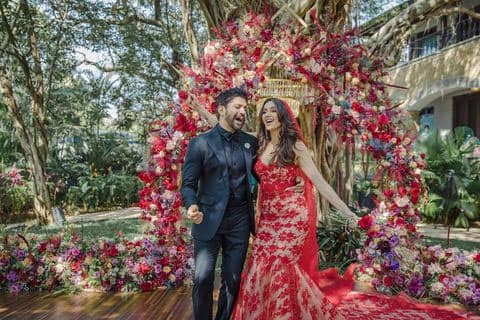 Farhan Akhtar and Shibani Dandekar wedding looks picture perfect!