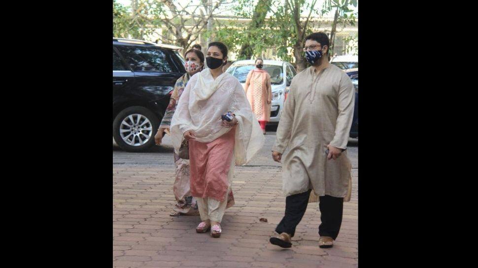 Sharbani Mukherjee with mom 