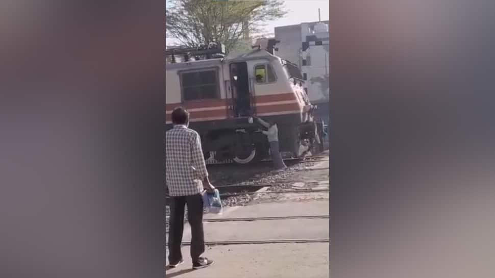 Watch: A loco pilot stops train to collect Kachoris at crossing in Rajasthan