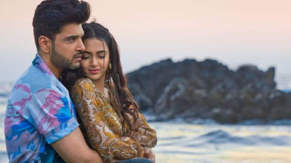 Bigg Boss 15 couple Karan Kundrra and Tejasswi Prakash to star in music video, see poster!