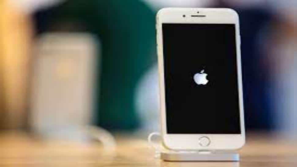 Unbelievable! iPhone lost for 10 years taken out from toilet after weird noise