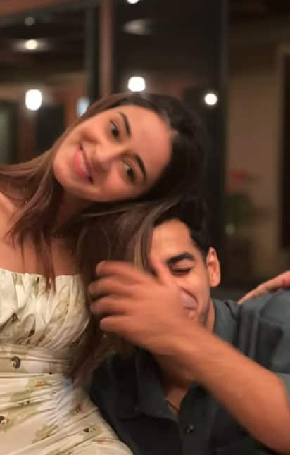 Ananya Panday poses with rumoured boyfried Ishaan Khatter