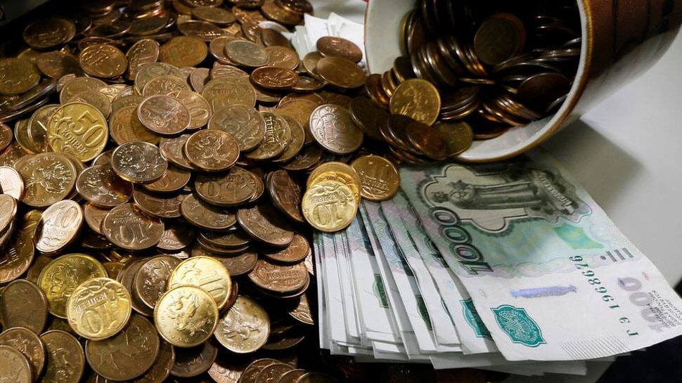 Russia&#039;s desperate attempt to shore up plummeting Ruble, here&#039;s what it is doing