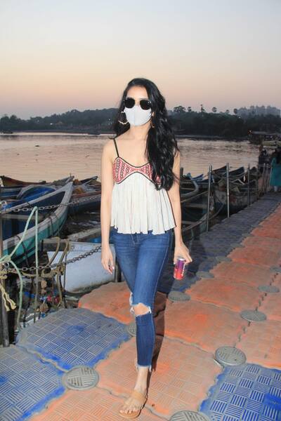 Shraddha Kapoor spotted at Versova jetty