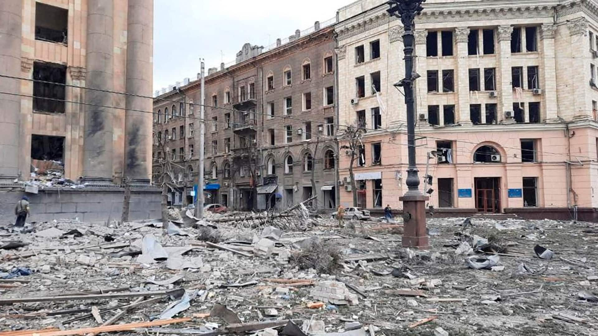  Heavy shelling by Russian troops in Ukraine&#039;s 2nd-largest city Kharkiv, residential areas attacked