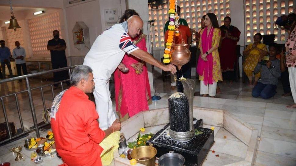 They performed puja with great dedication