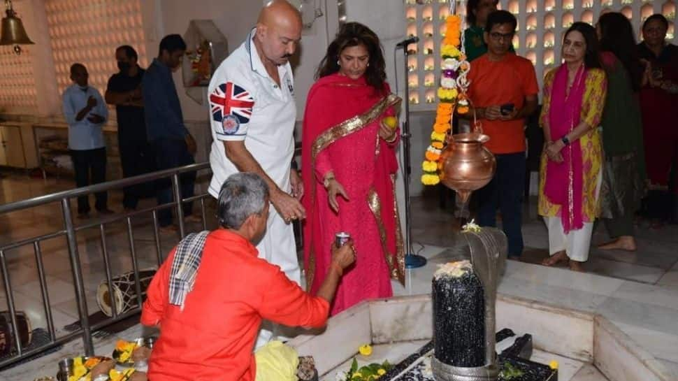 They visited the temple on Maha Shivratri