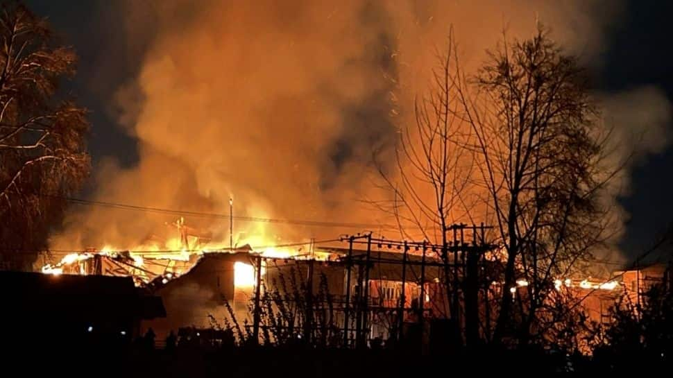 Locals&#039; quick action saves hundreds of lives as massive fire breaks out at hospital in Srinagar