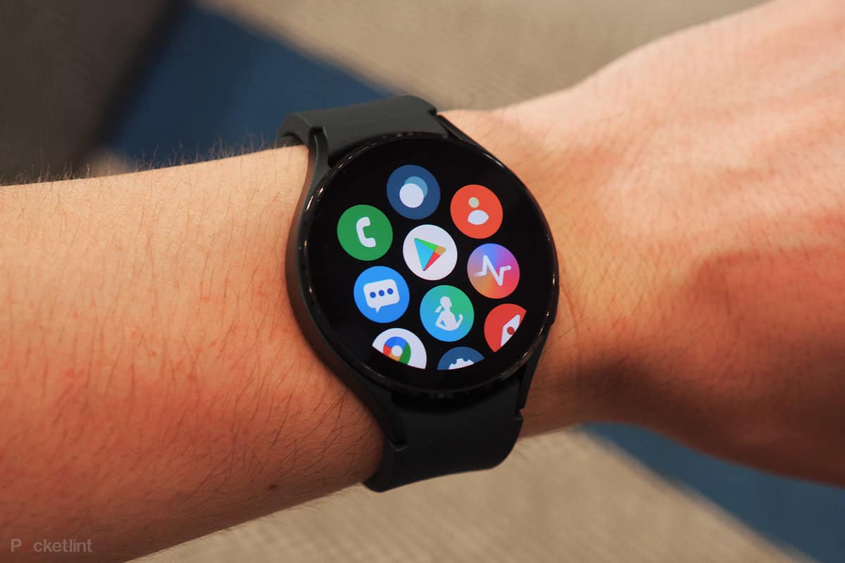 https://english.cdn.zeenews.com/sites/default/files/2022/03/07/1020743-158001-smartwatches-news-samsung-galaxy-watch-4-image1-oerufqjnbe.jpg