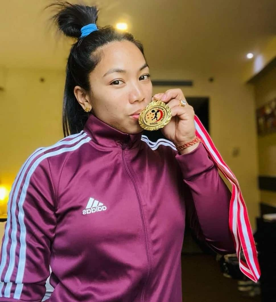 Weightlifter Saikhom Mirabai Chanu bagged a silver medal for India on the opening day of the Tokyo Olympics 2021 in the 49 Kg weight category lifting 202 Kg (87+115) (including both snatch and clean & jerk). The 28-year-old bagged her first Commonwealth Games medal in Glasgow in 2014 by winning a silver in the 48 Kg weight category. (Source: Twitter)