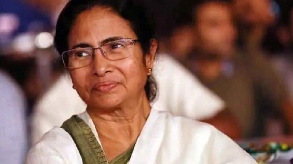 BJP is a &#039;dangabaaz&#039; and corrupt party, they want to destroy democracy: Mamata Banerjee