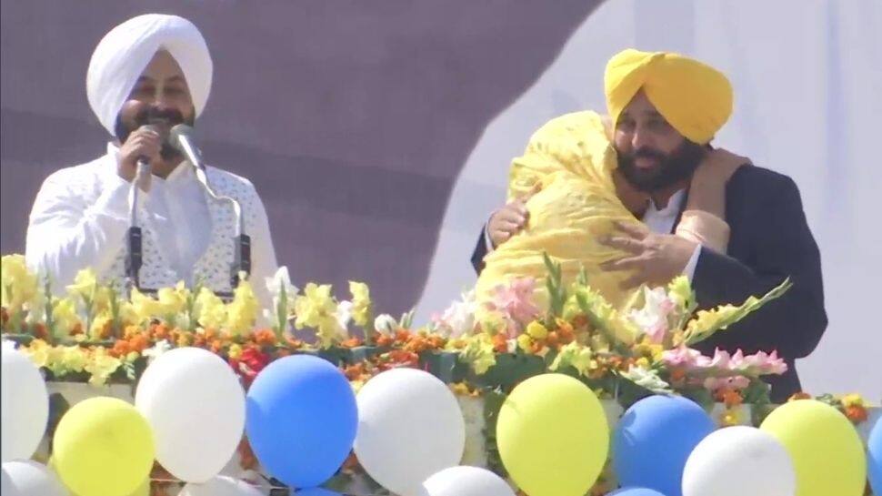 Punjab election result 2022: Bhagwant Mann, his mother get emotional in first appearance after result