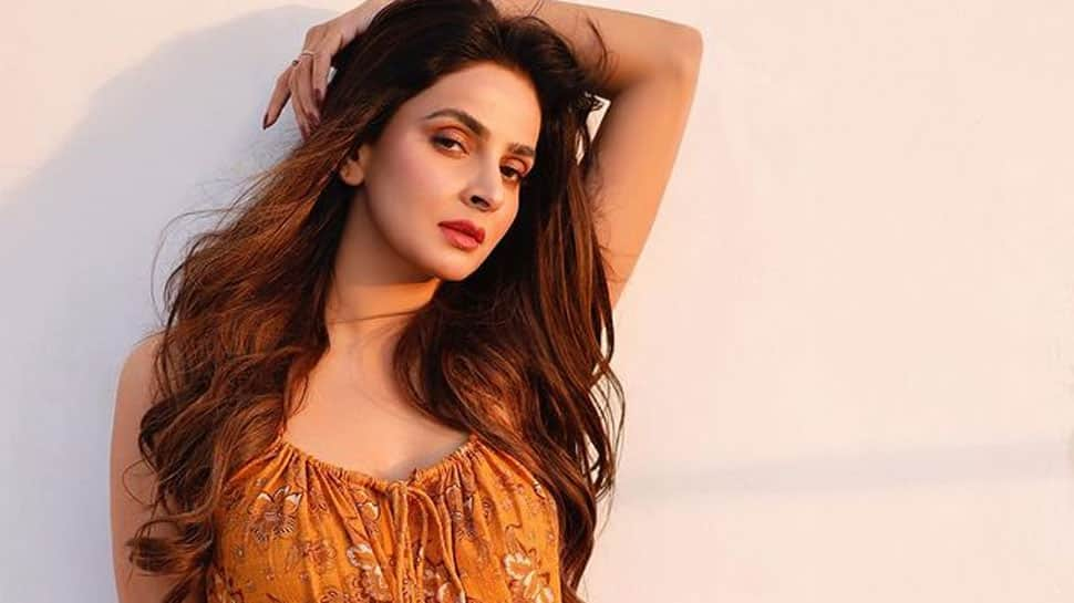 Pakistani actress Saba Qamar says we have been practicing toxic  masculinity, time to address it | People News | Zee News