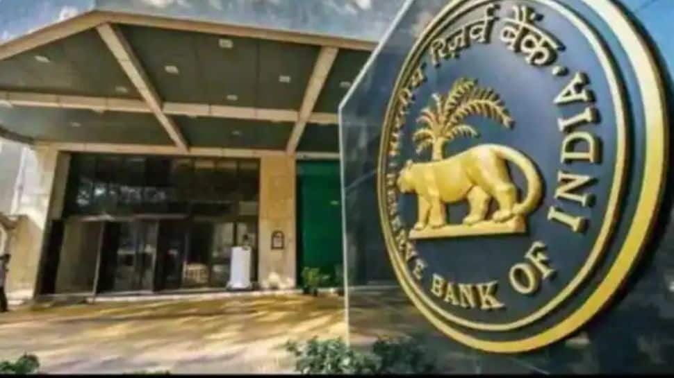 Bank credit grows by 7.9%; deposits by 8.6%: RBI Data 