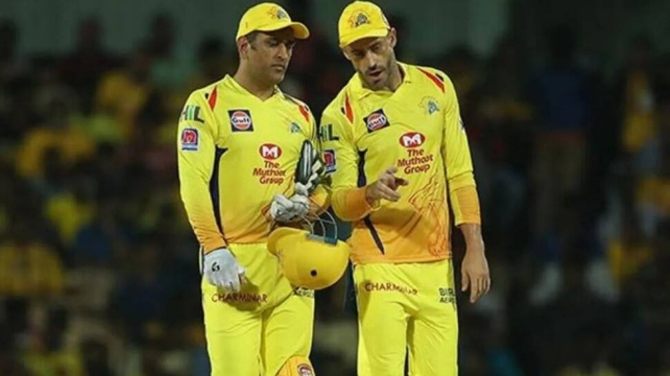 'MS Dhoni's captaincy was complete opposite to what I thought': Faf du Plessis makes BIG statement after becoming RCB skipper - WATCH