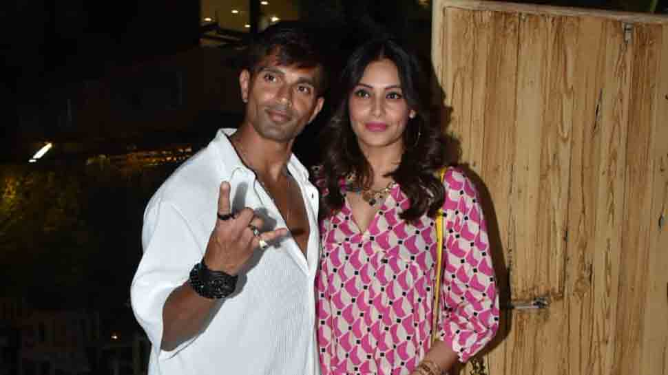 Amid pregnancy rumours, Bipasha Basu again spotted in oversized dress with husband Karan Singh Grover at dinner date