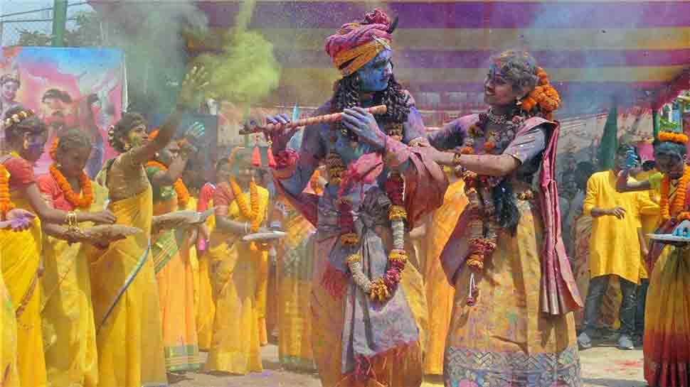 Braj ki Holi 2022: When and where to watch Lathmar Holi, Barsana Holi ...