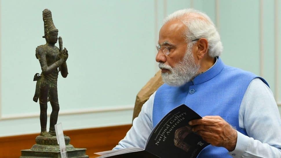 PM Narendra Modi inspects 29 antiquities repatriated to India from Australia - See pics