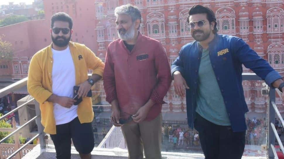 RRR: SS Rajamouli, Ram Charan, Jr NTR bertemu penggemar di Hawa Mahal Jaipur untuk promosi film – PICS |  Berita Daerah