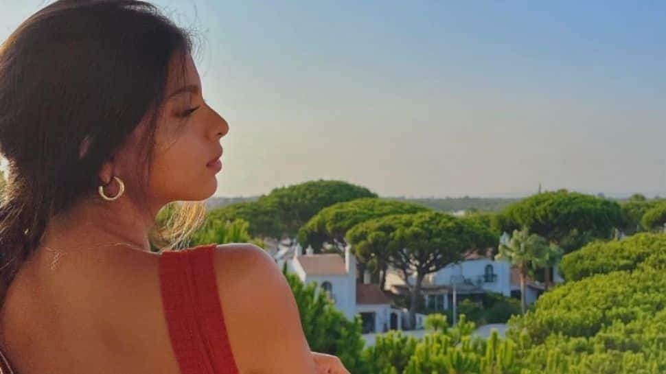 Suhana Khan burns up Instagram in a sultry, black backless dress - See pic