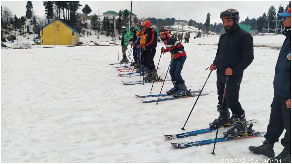Indian Army trains specially-abled Kashmiri youth in skiing