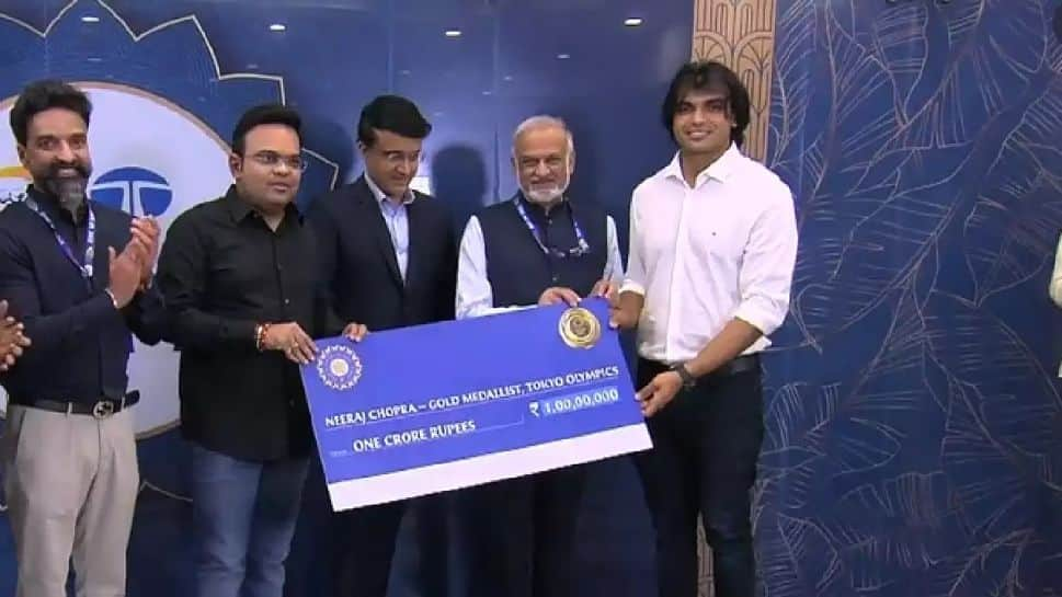 WATCH: BCCI awards Rs 1 crore cash prize to Neeraj Chopra; Lovlina Borgohain, Manpreet Singh too felicitated 