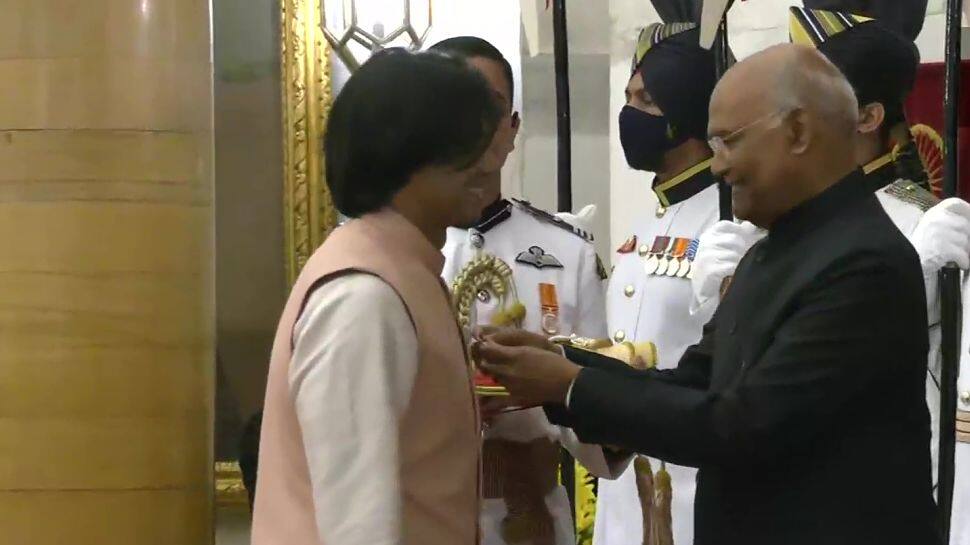 WATCH: Neeraj Chopra receives Padma Shri award from President Ram Nath Kovind