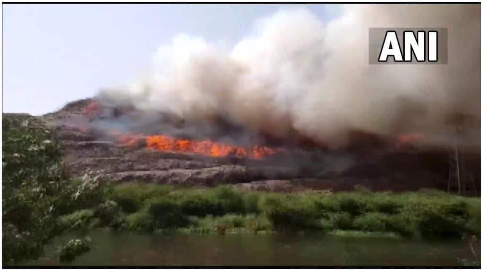 Massive fire breaks out at Ghazipur landfill site in east Delhi