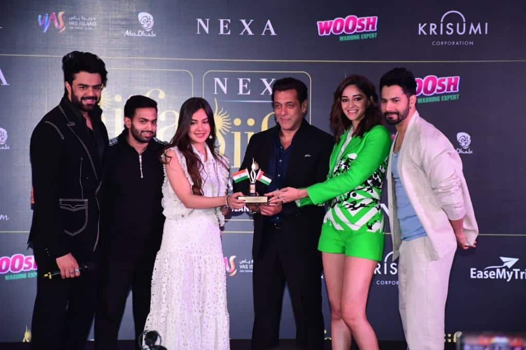 The presence of B-Town celebs added glam to the event