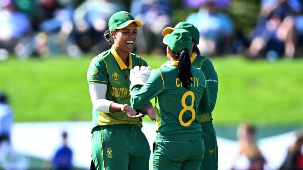 SA-W vs ENG-W Dream11 Team Prediction, Fantasy Cricket Hints: Captain, Probable Playing 11s, Team News; Injury Updates For Today’s SA-W vs ENG-W ODI World Cup Semi-final Match at Hagley Oval, Christchurch 6:30 AM IST March 31