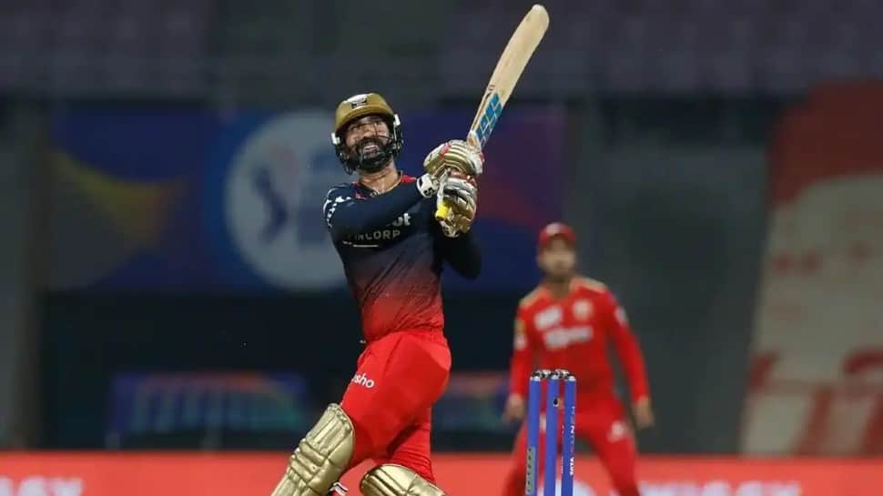 IPL 2022: Dinesh Karthik on ROLL in IPL Season 15, 5 Big Reasons why he should make a comeback in Indian T20 Squad