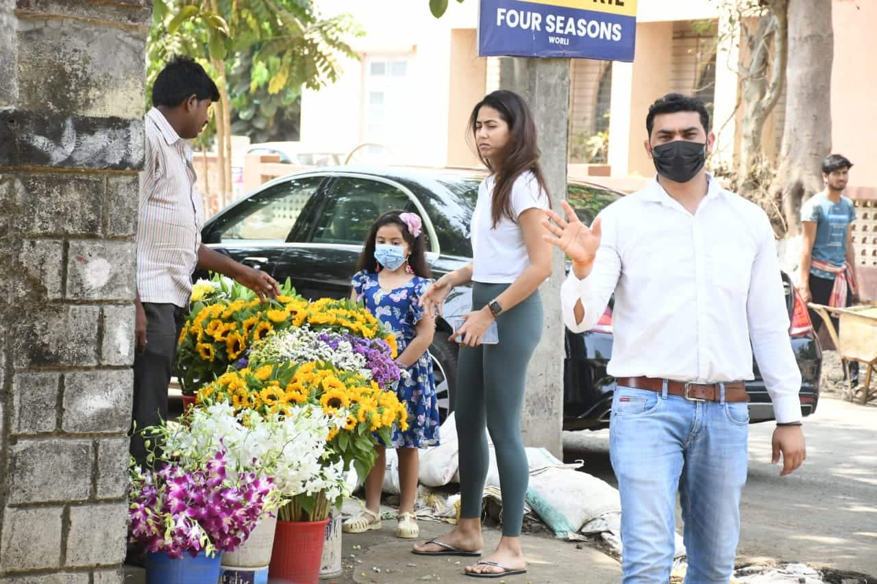 Misha Kapoor looks adorable in a blue floral dress