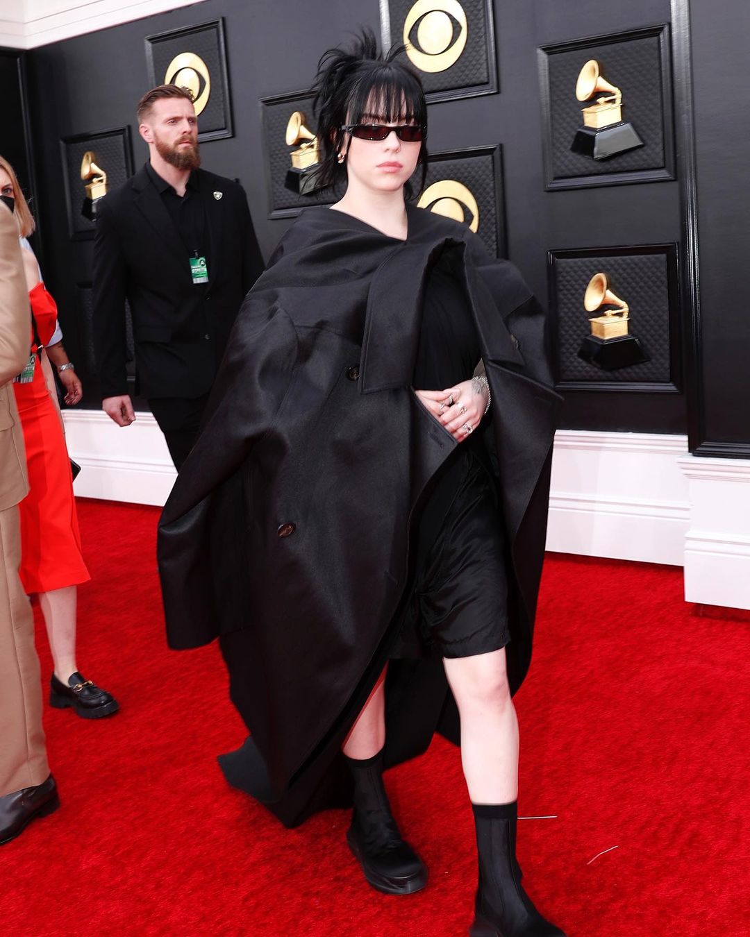 Billie Eilish opts for black at Grammys 2022
