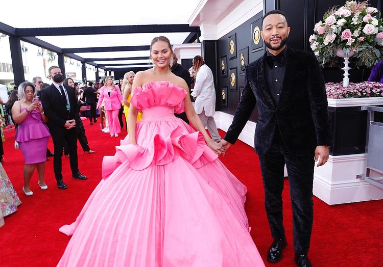 John Legend Chrissy Teigen give couple goals at Grammys 2022