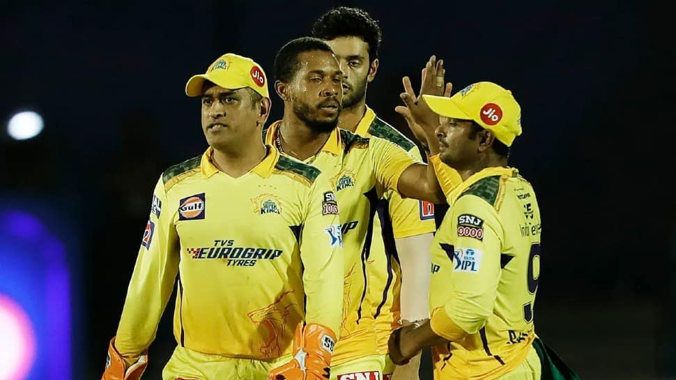 ‘He’s shedding some of his weight and putting it on Dhoni’s shoulders’: Harbhajan wants CSK captain Jadeja to ‘stand up’
