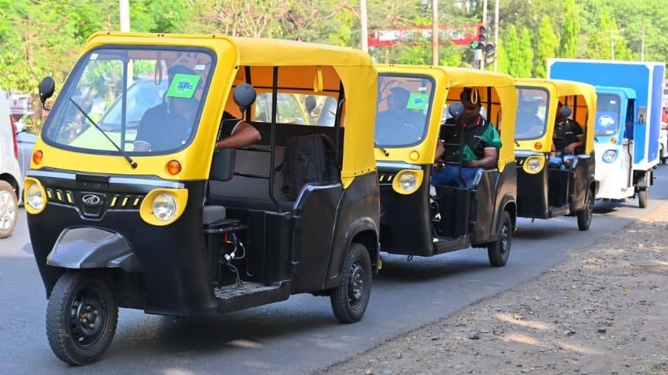 Mahindra Electric launches new Alfa CNG auto in passenger and cargo version, priced at Rs 2.57 lakh - Vimarsana News