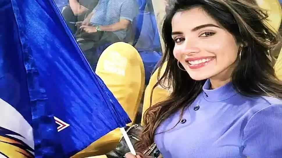 Aditi Hundia is rumoured to be the girlfriend of Mumbai Indians wicketkeeper Ishan Kishan. Aditi is an ardent fan of MI since IPL 2019 and is a regular feature in the stadium. (Source: Twitter)