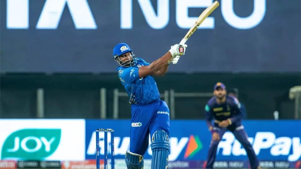 Mumbai Indians all-rounder Kieron Pollard had the second-best strike rate (440) by a player with a minimum of 20 runs in an IPL innings. Krunal Pandya played with a strike rate of 500 against Sunrisers Hyderabad in 2020. (Photo: IANS)