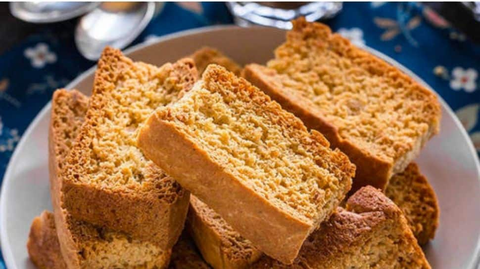 Ghaziabad shocker! Man spits on rusk while packaging, authorities to take action